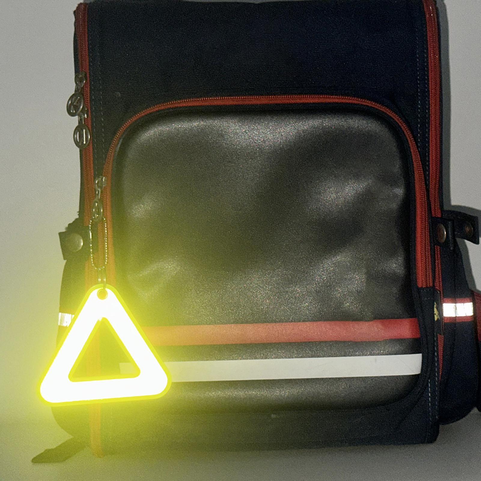 Triangle Reflective Pendants H - Running Gear For Night recension och pris